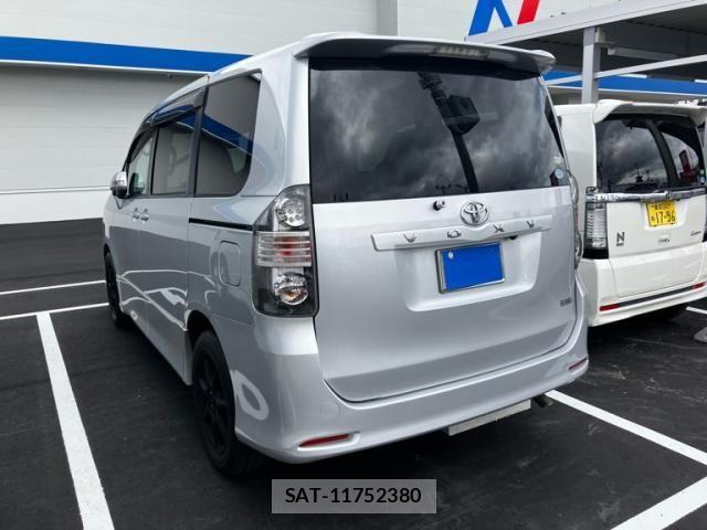 Toyota VOXY 2009-03 6615354-4