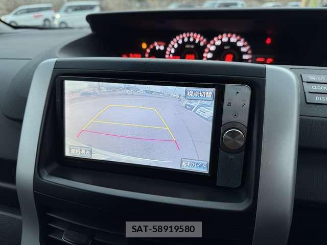 Toyota VOXY 2011-07 6615352-12