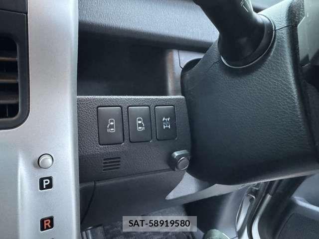 Toyota VOXY 2011-07 6615352-13