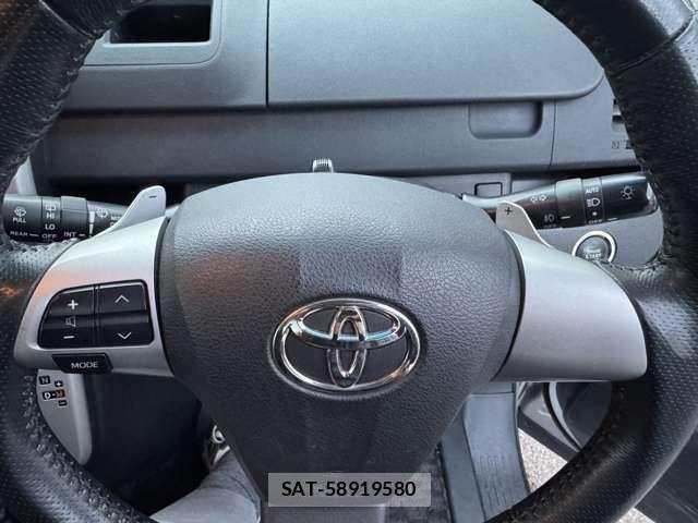 Toyota VOXY 2011-07 6615352-15