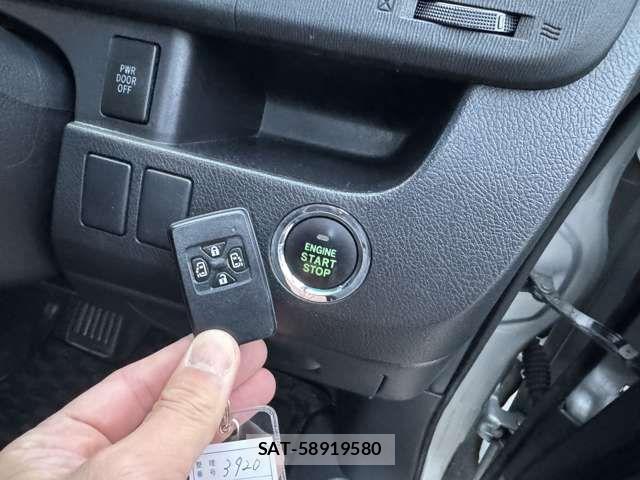 Toyota VOXY 2011-07 6615352-16