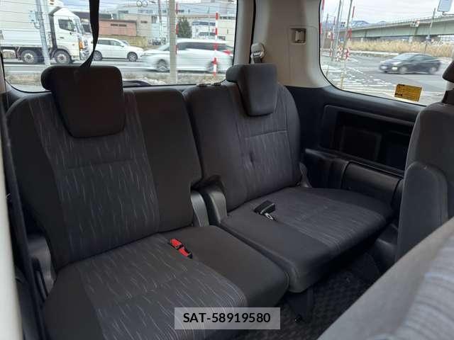 Toyota VOXY 2011-07 6615352-22