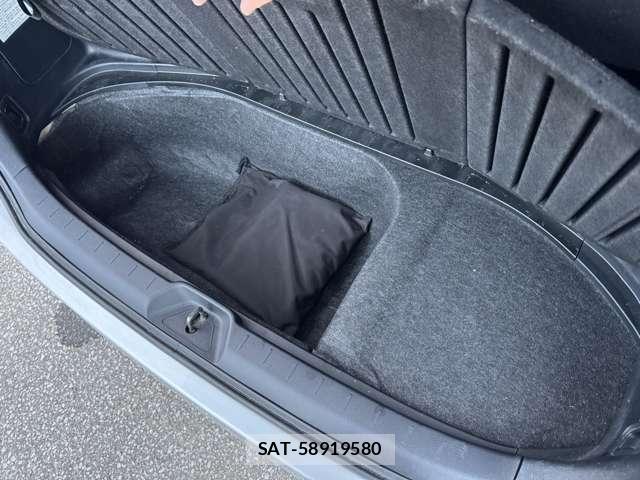 Toyota VOXY 2011-07 6615352-25