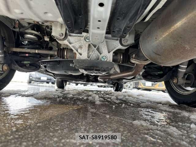 Toyota VOXY 2011-07 6615352-28