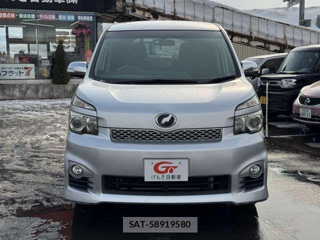 Toyota VOXY 2011-07 6615352-2