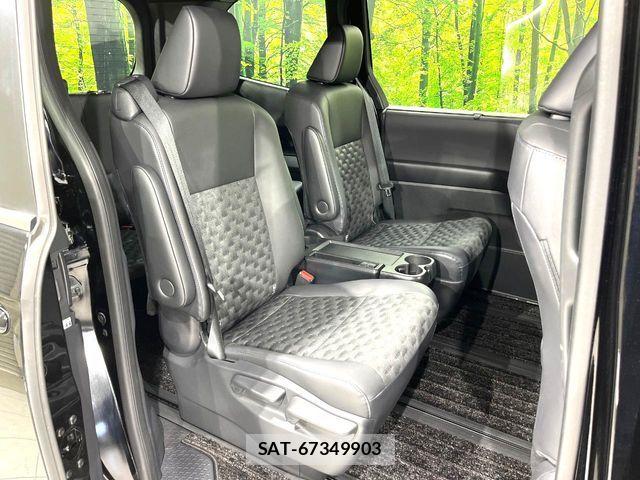 Toyota VOXY 2024-06 6615345-9