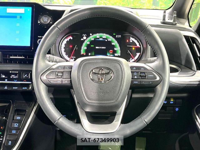 Toyota VOXY 2024-06 6615345-12
