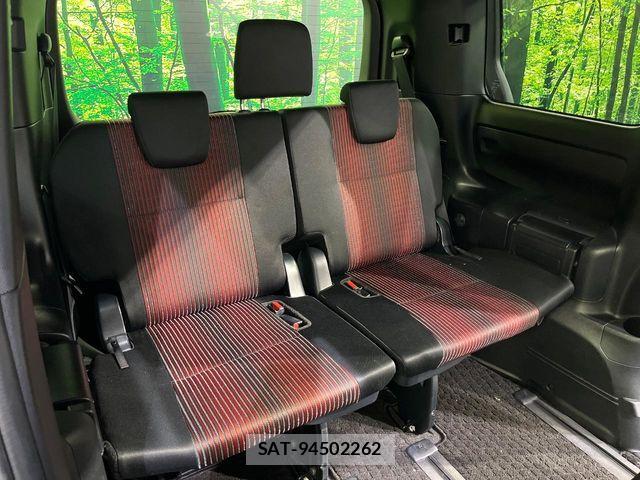 Toyota VOXY 2017-11 6615348-10