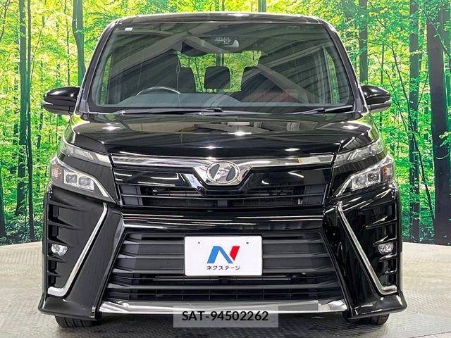 Toyota VOXY 2017-11 6615348-14