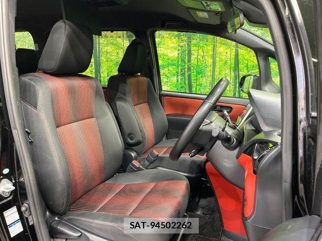 Toyota VOXY 2017-11 6615348-8