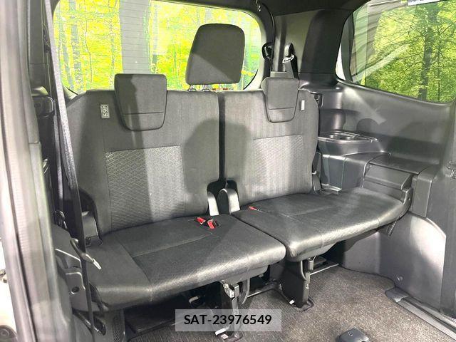 Toyota VOXY 2022-03 6673965-10
