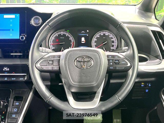 Toyota VOXY 2022-03 6673965-12