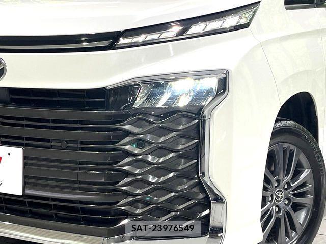 Toyota VOXY 2022-03 6673965-13