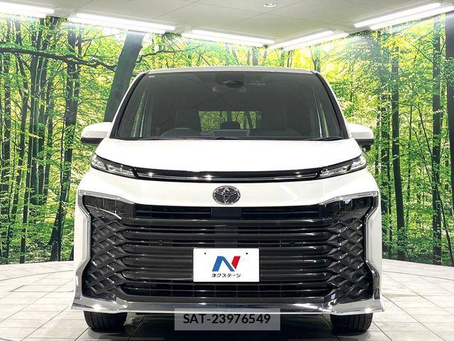 Toyota VOXY 2022-03 6673965-15