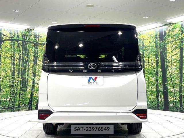 Toyota VOXY 2022-03 6673965-16
