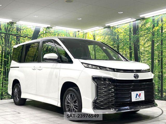 Toyota VOXY 2022-03 6673965-17