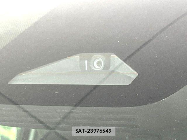 Toyota VOXY 2022-03 6673965-3