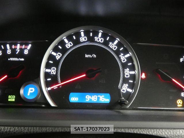 Toyota VOXY 2017-03 6678550-16