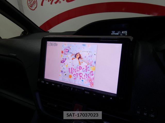 Toyota VOXY 2017-03 6678550-17