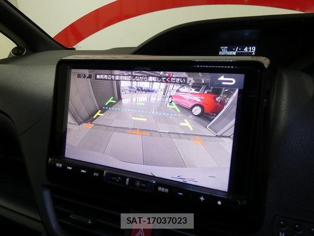 Toyota VOXY 2017-03 6678550-19