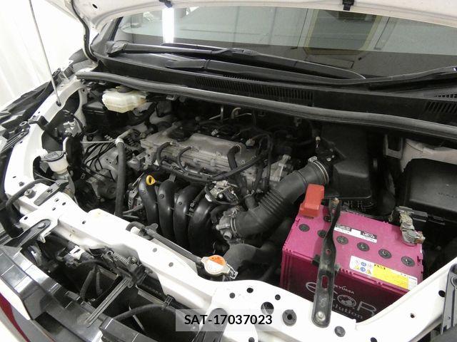Toyota VOXY 2017-03 6678550-23