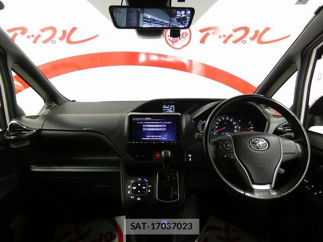 Toyota VOXY 2017-03 6678550-3