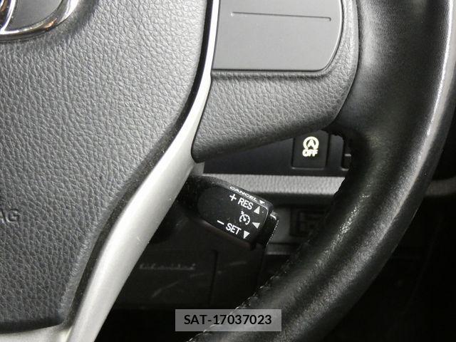 Toyota VOXY 2017-03 6678550-6