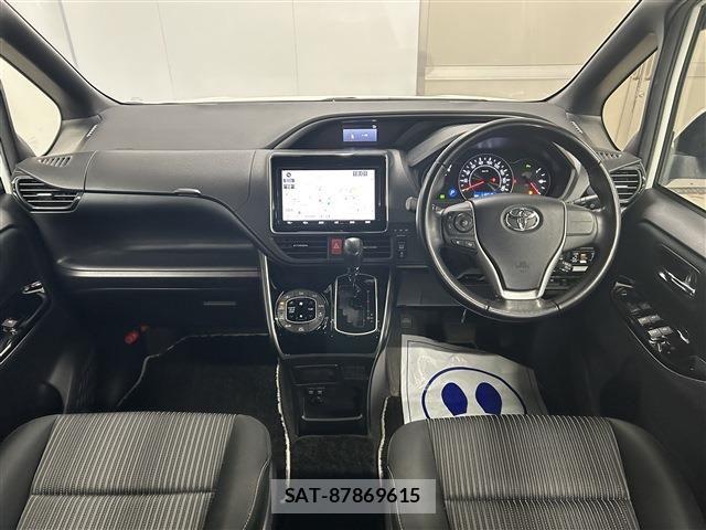 Toyota VOXY 2019-01 6691324-10