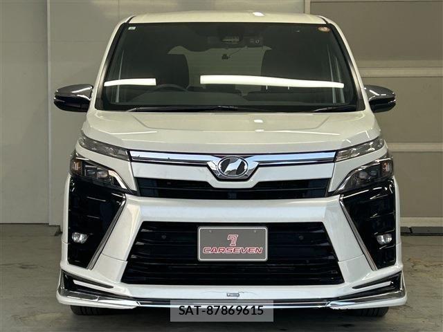 Toyota VOXY 2019-01 6691324-1