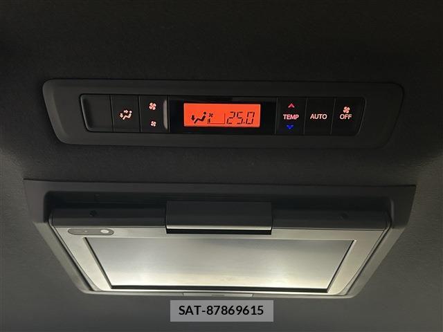 Toyota VOXY 2019-01 6691324-19