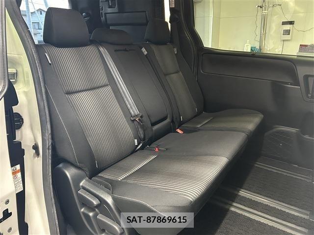 Toyota VOXY 2019-01 6691324-22