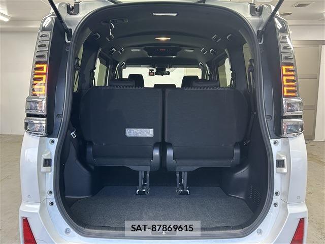 Toyota VOXY 2019-01 6691324-26