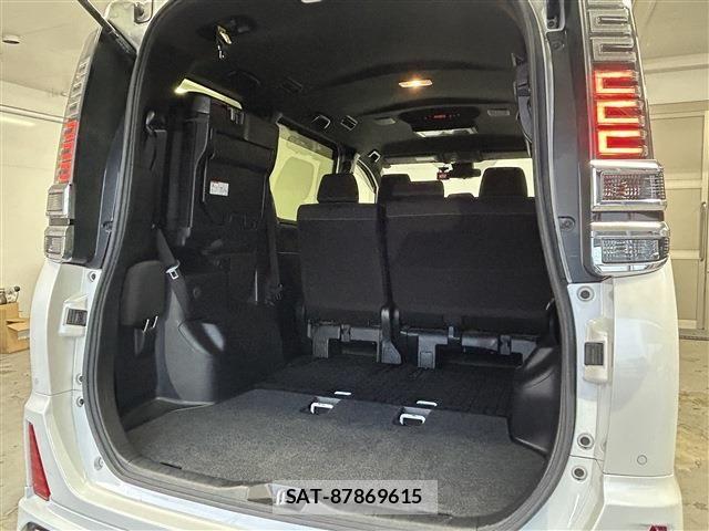 Toyota VOXY 2019-01 6691324-27