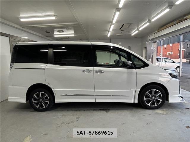 Toyota VOXY 2019-01 6691324-3