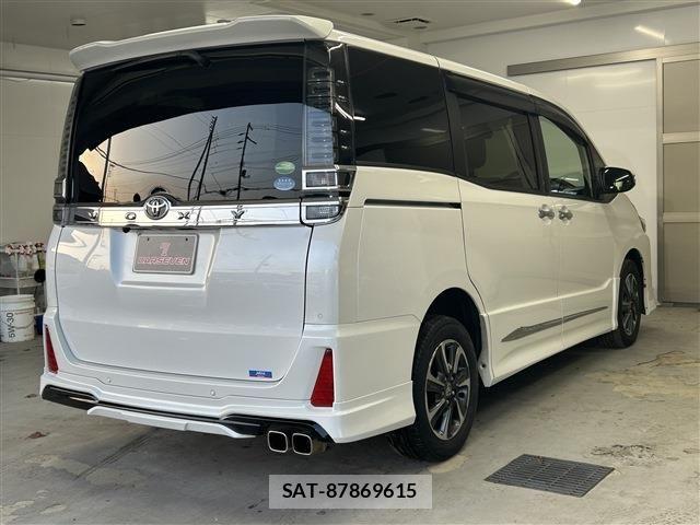 Toyota VOXY 2019-01 6691324-4