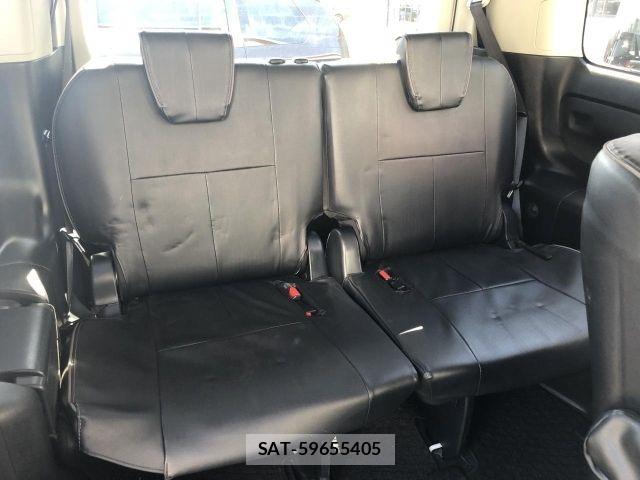 Toyota VOXY 2014-10 6717594-19