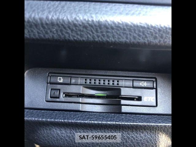 Toyota VOXY 2014-10 6717594-21