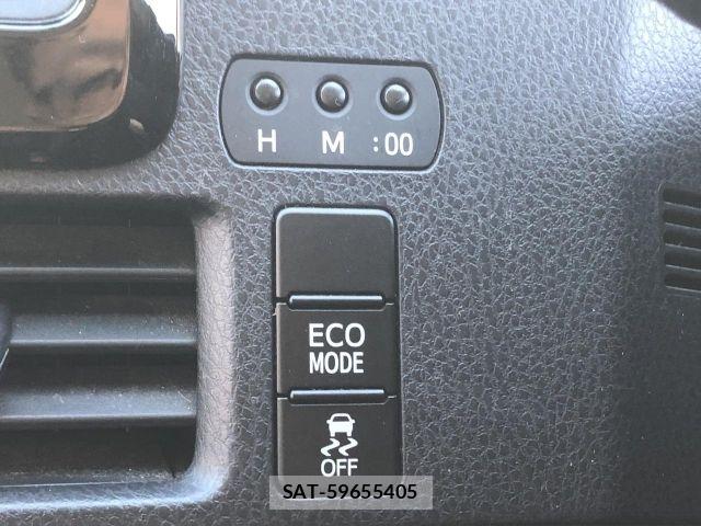 Toyota VOXY 2014-10 6717594-26