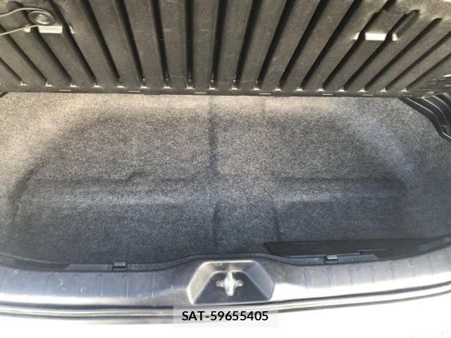 Toyota VOXY 2014-10 6717594-27
