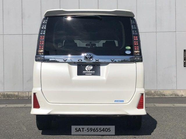 Toyota VOXY 2014-10 6717594-4