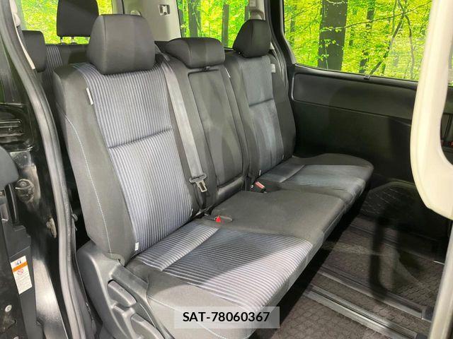 Toyota VOXY 2017-04 6753660-9