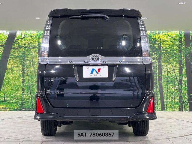 Toyota VOXY 2017-04 6753660-17
