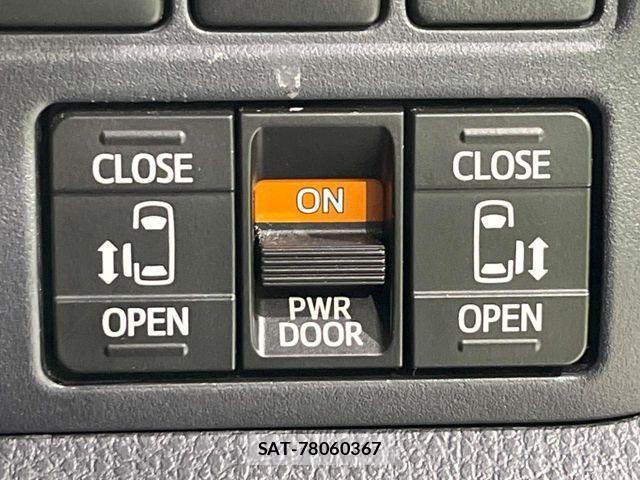 Toyota VOXY 2017-04 6753660-3