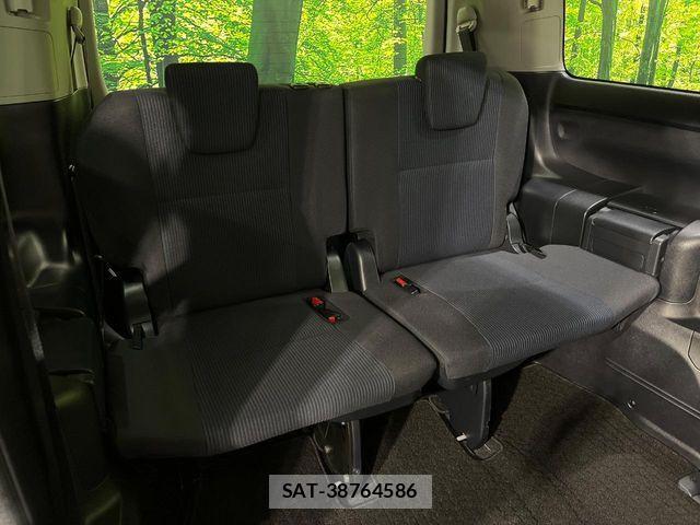 Toyota VOXY 2015-01 6753659-9