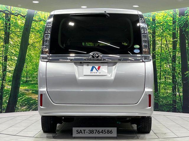 Toyota VOXY 2015-01 6753659-14