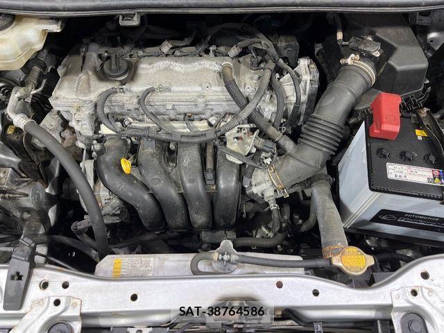 Toyota VOXY 2015-01 6753659-17
