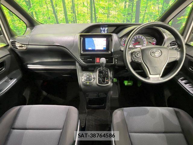 Toyota VOXY 2015-01 6753659-1