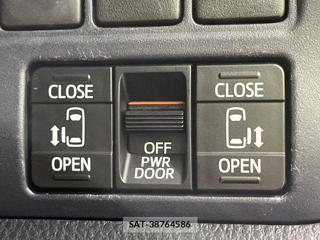 Toyota VOXY 2015-01 6753659-3