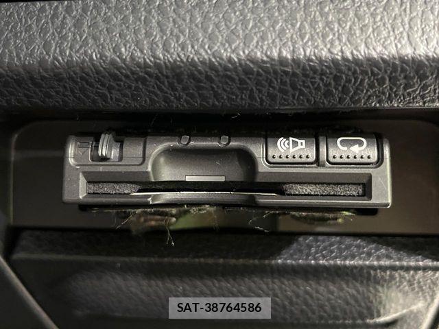 Toyota VOXY 2015-01 6753659-4