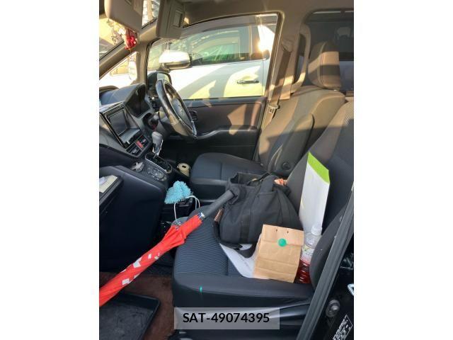 Toyota VOXY 2016-07 6914671-13